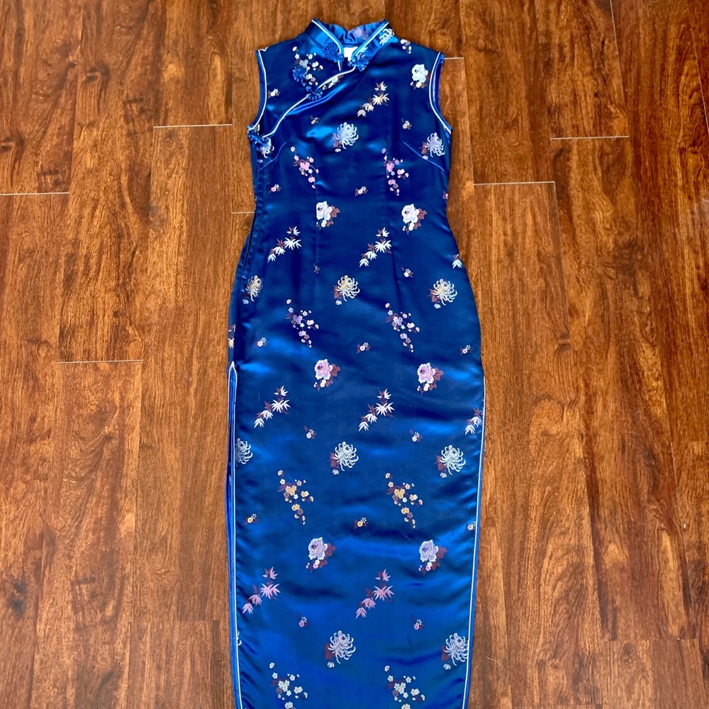 NEW! Traditional Chinese Dress Vintage 100% Woven Silk Dress from Hong Kong